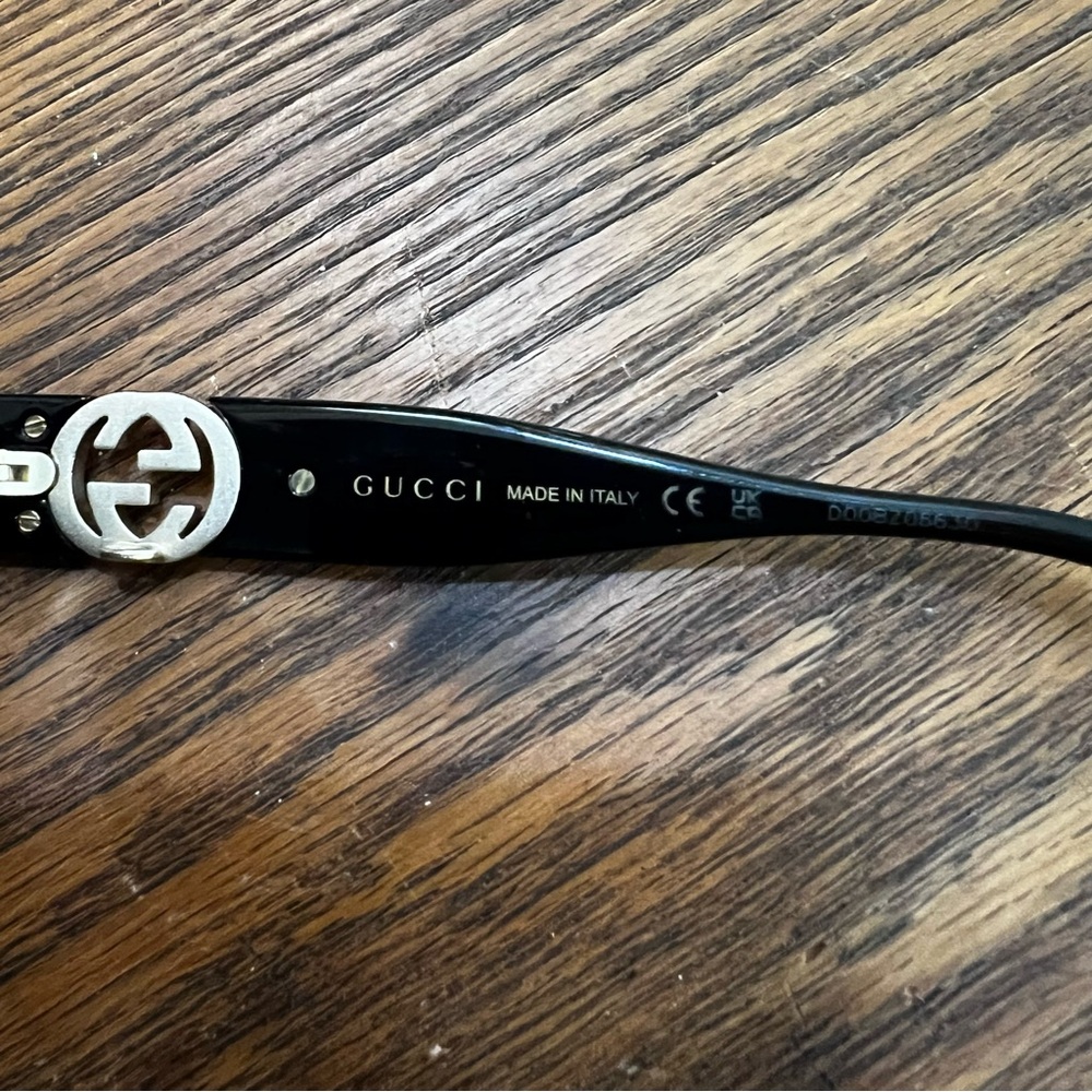 Authentic Black Gucci Sunglasses - Picture 6 of 13